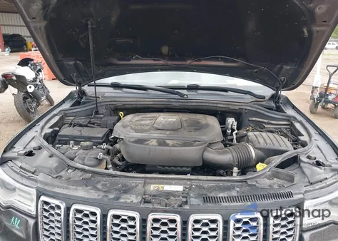 2018 Jeep Grand Cherokee Overland z USA, uszkodzony, nr VIN 1C4RJFCG7JC157816